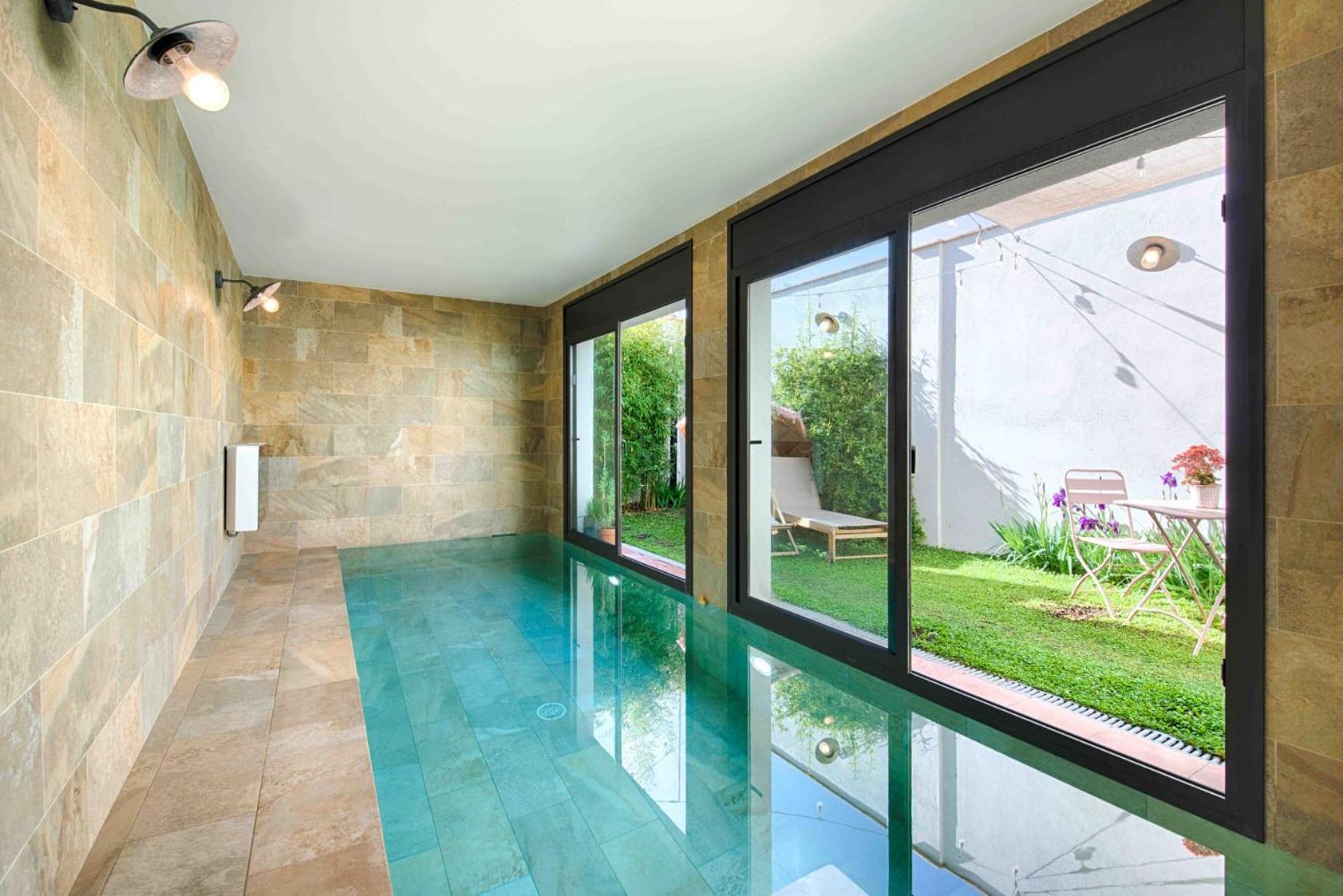 Apartmán Loft Con Piscina Climatizada De Agua Salada Y Parking En El Centro De Figueres Figueres  Exteriér fotografie