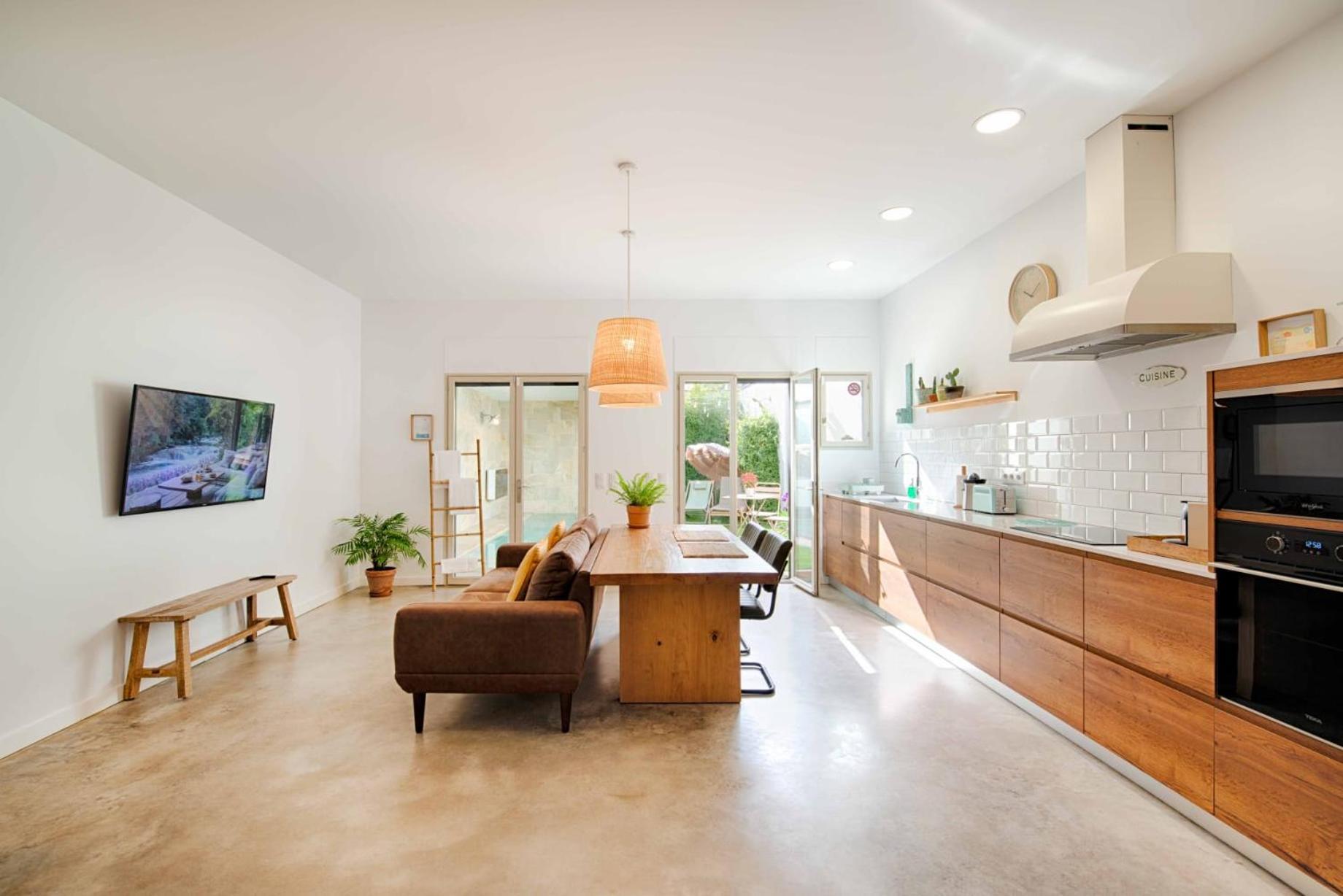 Apartmán Loft Con Piscina Climatizada De Agua Salada Y Parking En El Centro De Figueres Figueres  Exteriér fotografie
