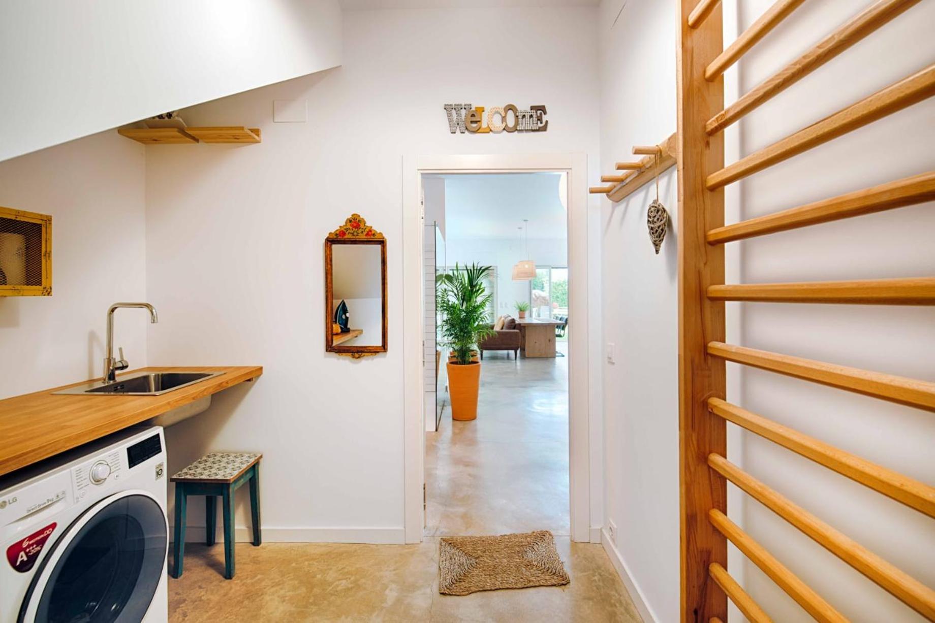 Apartmán Loft Con Piscina Climatizada De Agua Salada Y Parking En El Centro De Figueres Figueres  Exteriér fotografie